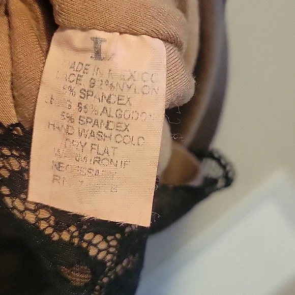 Caché Lace Top - Picture 7 of 7